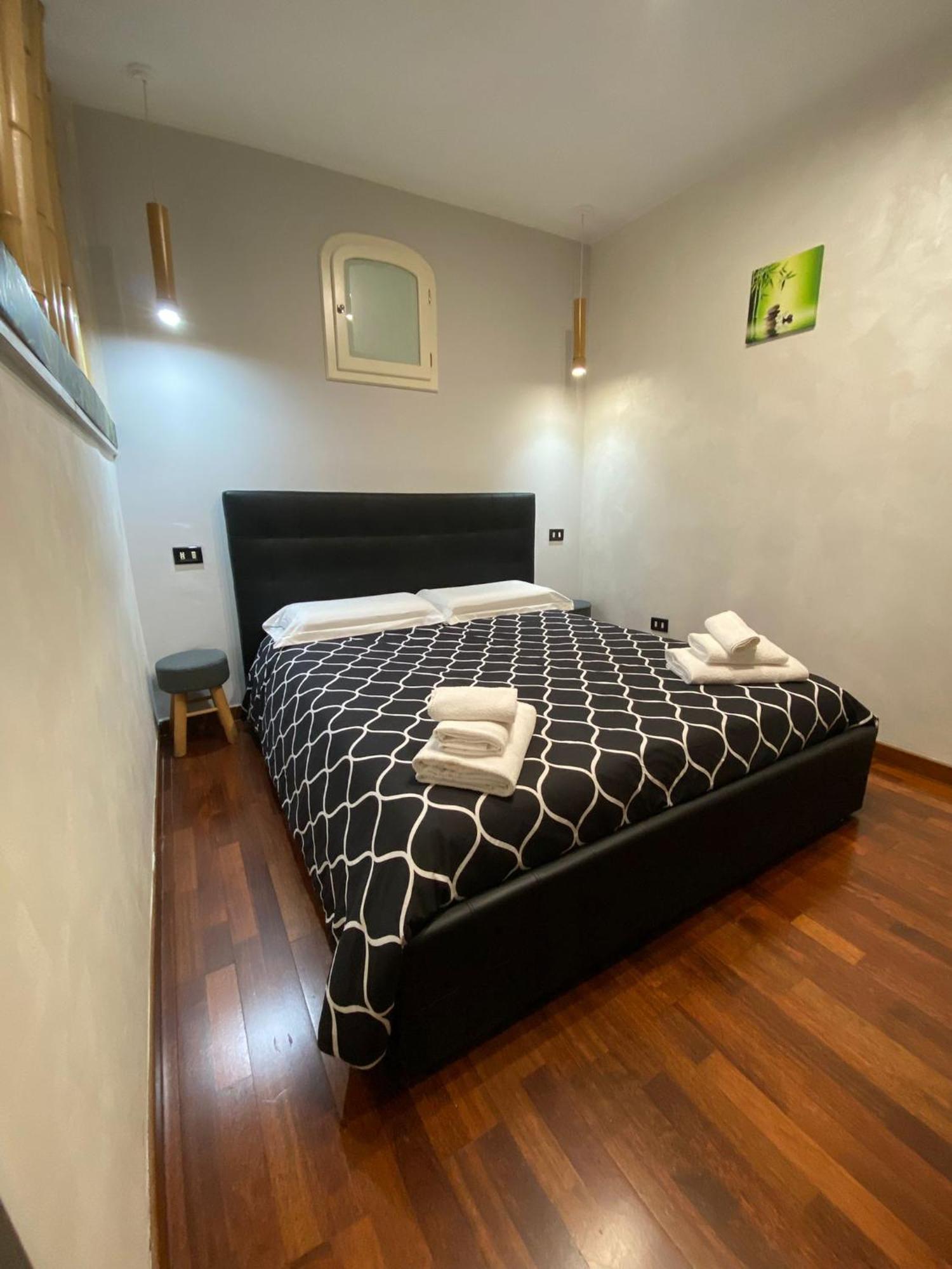 Apartamento Newhouse Dei Mille Bari Exterior foto
